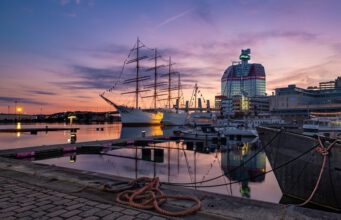 Co warto wiedzieć o bimini i częściach montażowych? bimini do łodzi jachtu